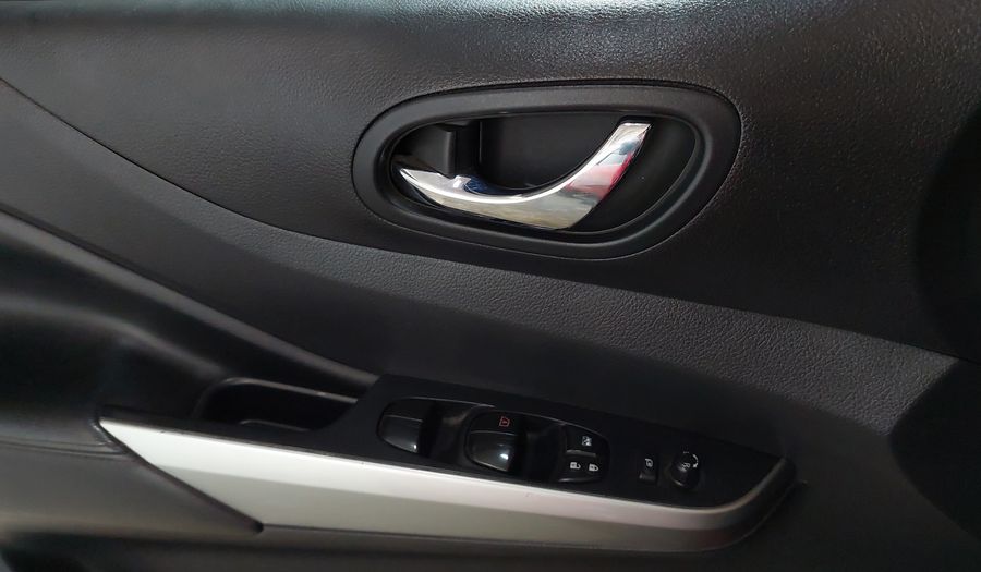 Nissan Frontier 2.5 PLATINUM LE AUTO Pickup 2022