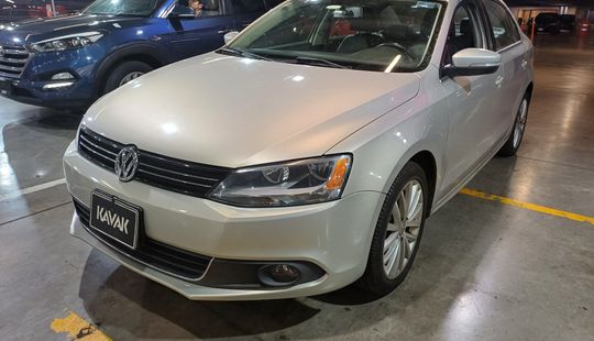 Volkswagen • Jetta