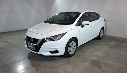 Nissan • Versa