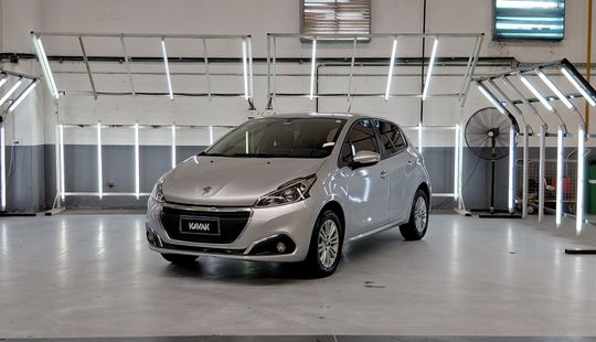 Peugeot • 208