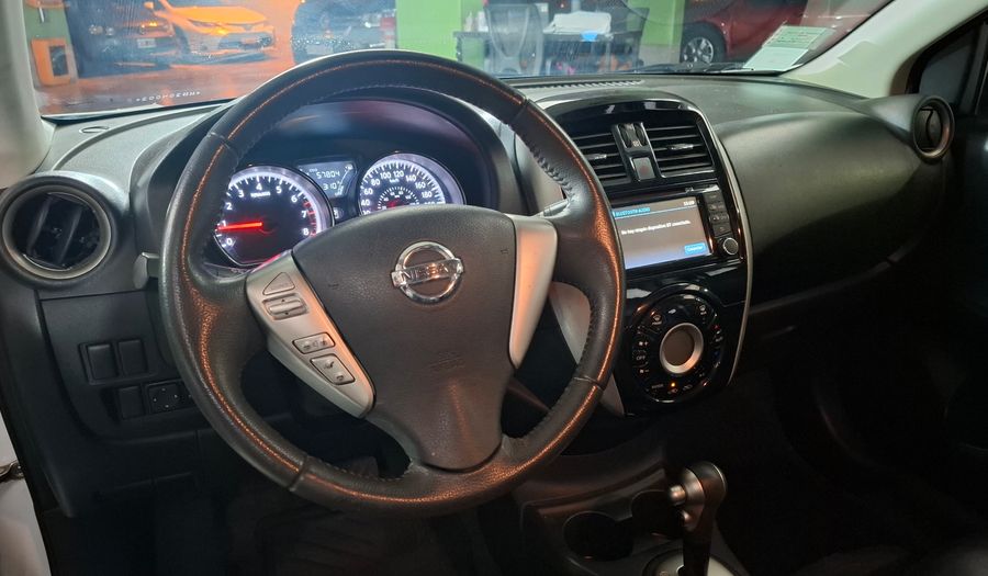 Nissan Versa 1.6 EXCLUSIVE AUTO Sedan 2018