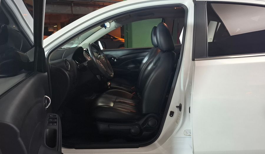 Nissan Versa 1.6 EXCLUSIVE AUTO Sedan 2018