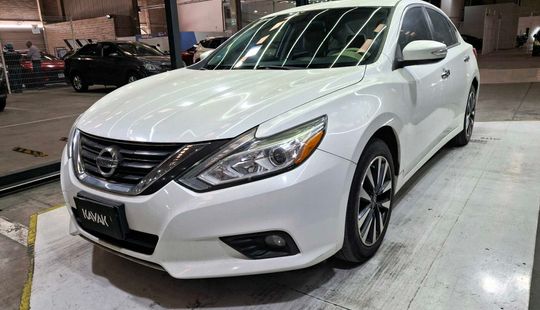 Nissan • Altima