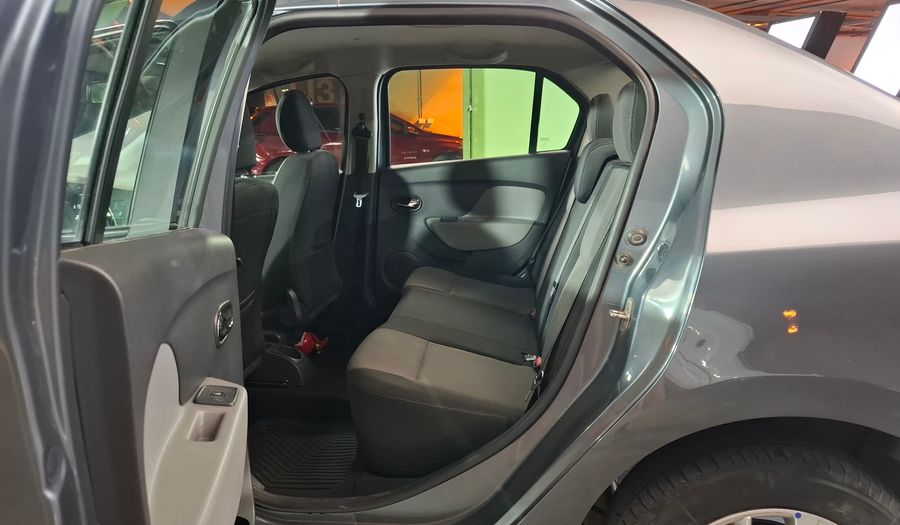 Renault Logan 1.6 PRIVILEGE Sedan 2017