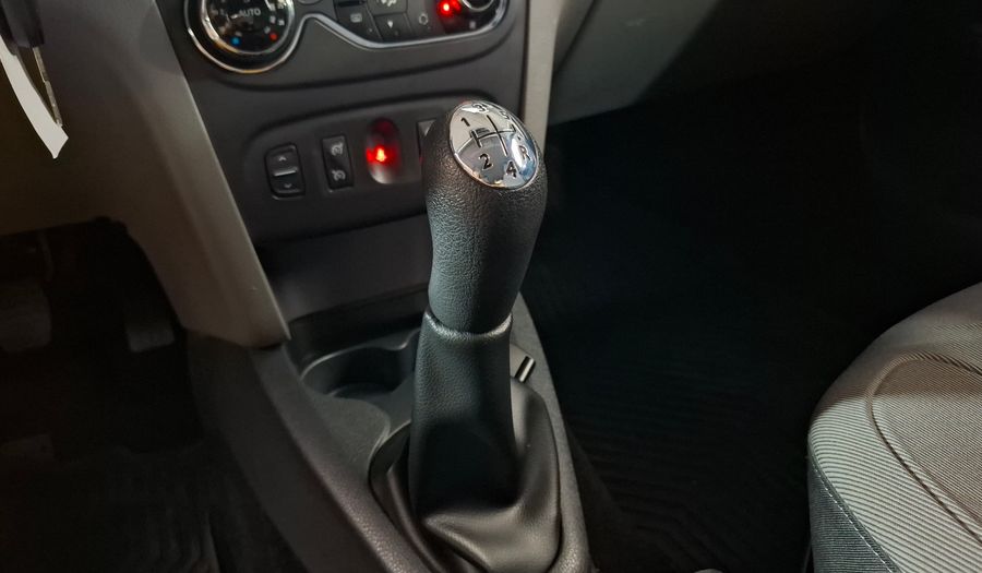 Renault Logan 1.6 PRIVILEGE Sedan 2017