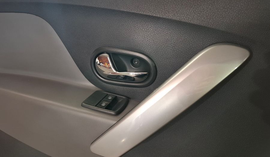 Renault Logan 1.6 PRIVILEGE Sedan 2017