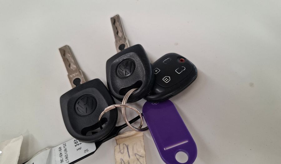 Volkswagen Up 1.0 TAKE UP Hatchback 2017