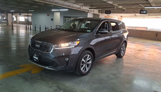 Kia • Sorento