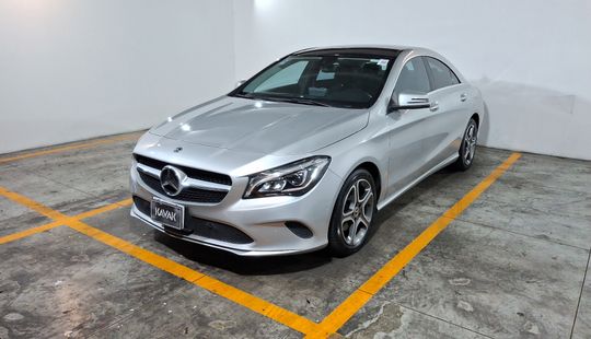 Mercedes Benz • Clase CLA