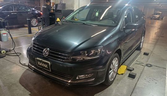 Volkswagen • Vento