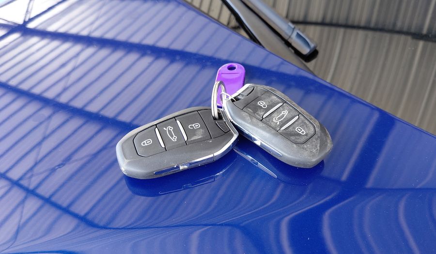 Peugeot 208 1.6L ALLURE TIPTRONIC Hatchback 2022