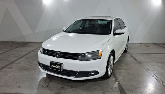 Volkswagen • Jetta