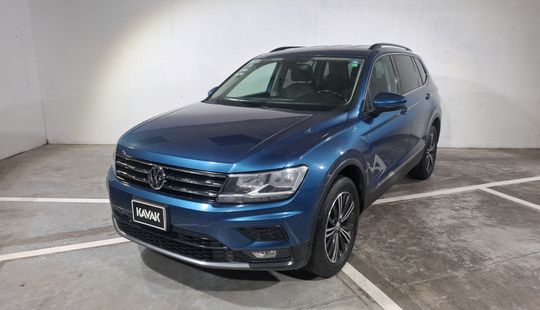 Volkswagen • Tiguan