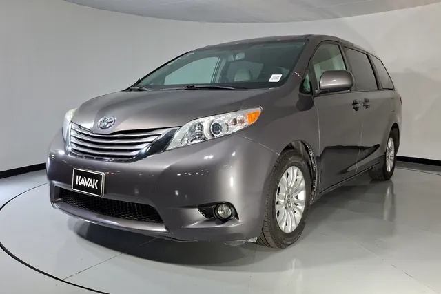 Toyota · Sienna