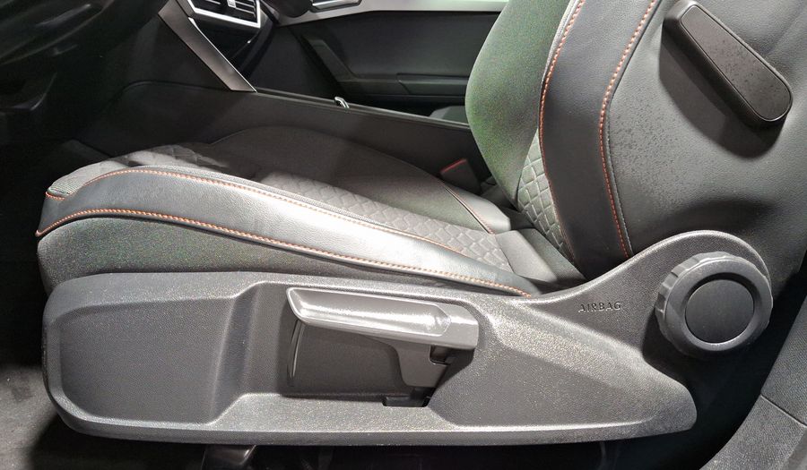 Seat Leon 1.4 FR AUTO Hatchback 2022