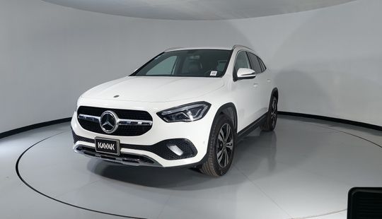 Mercedes Benz • Clase GLA