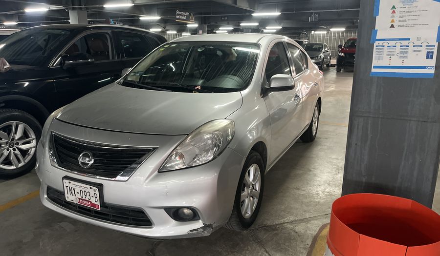 Nissan Versa 1.6 ADVANCE TA AC Sedan 2012