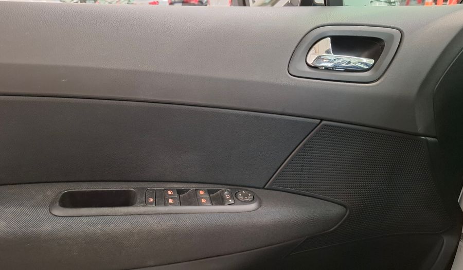 Peugeot 308 1.6 ACTIVE Hatchback 2014