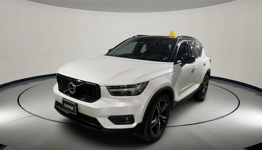 Volvo • XC40