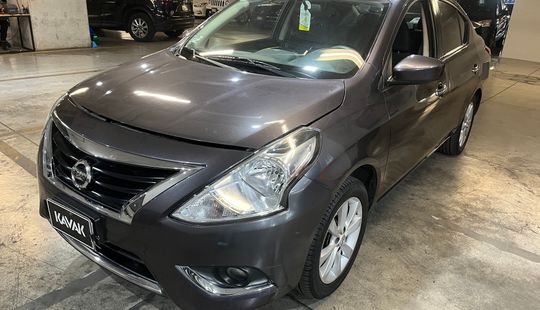 Nissan • Versa