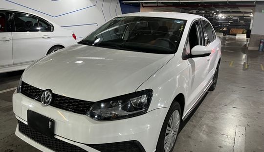 Volkswagen • Vento