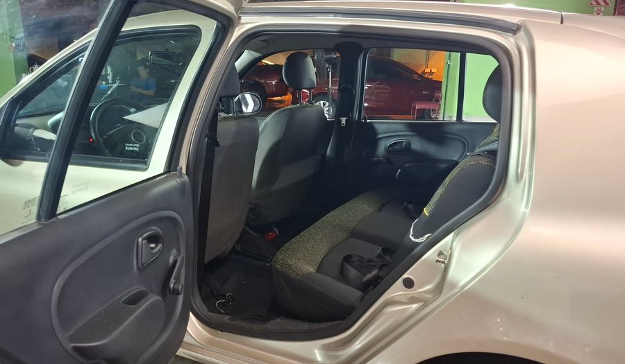 Renault Clio 1.1 MIO CONFORT PLUS ABC Hatchback 2013