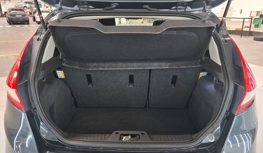 Ford Fiesta Kinetic Design 1.6 16V TITANIUM Hatchback 2011