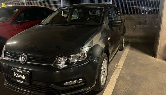 Volkswagen • Polo