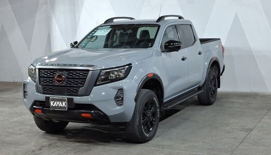 Nissan • Frontier