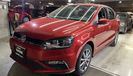 Volkswagen • Vento