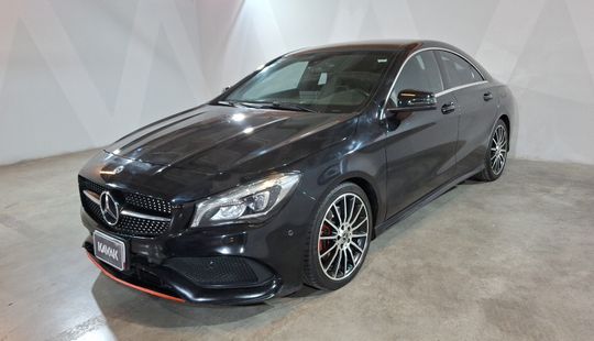 Mercedes Benz • Clase CLA