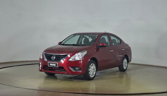 Nissan • Versa