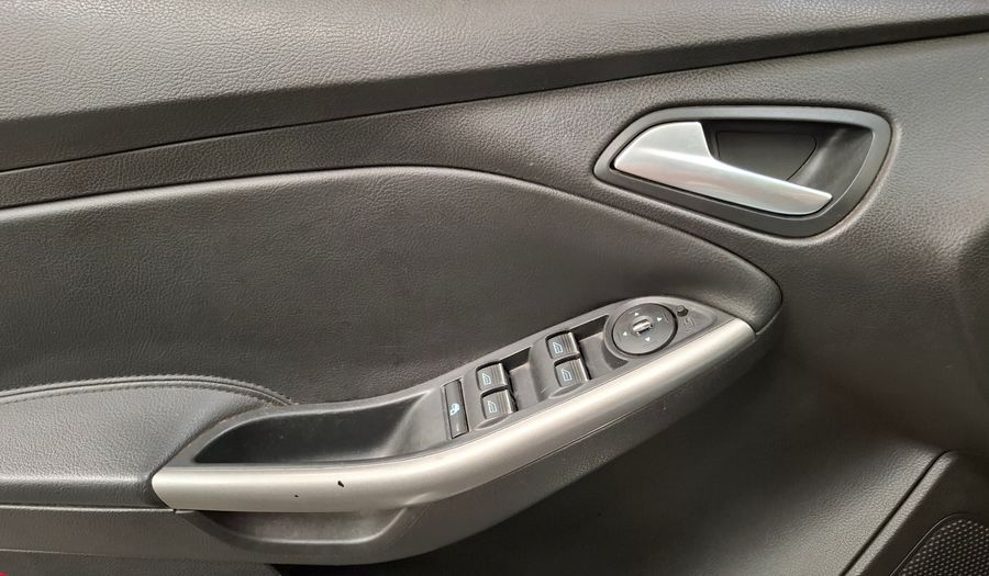 Ford Focus Iii 2.0 SE PLUS Hatchback 2014