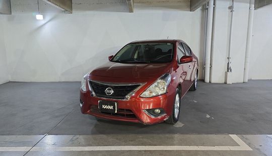 Nissan • Versa