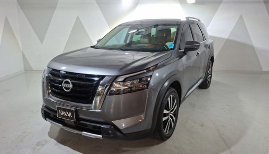 Nissan • Pathfinder