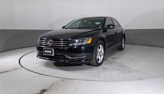 Volkswagen • Passat