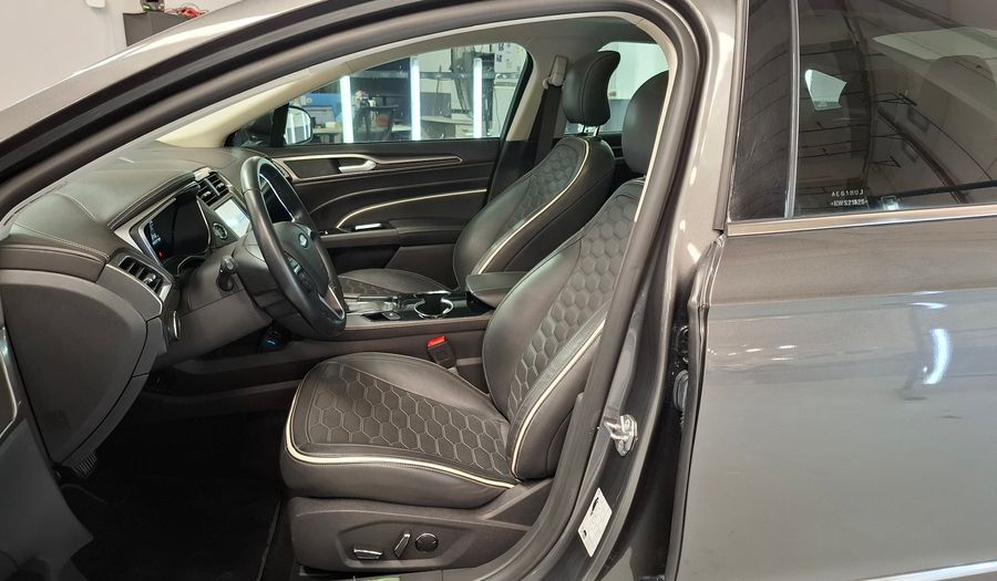 Ford Mondeo 2.0 VIGNALE HYBRID AUTO Sedan 2020