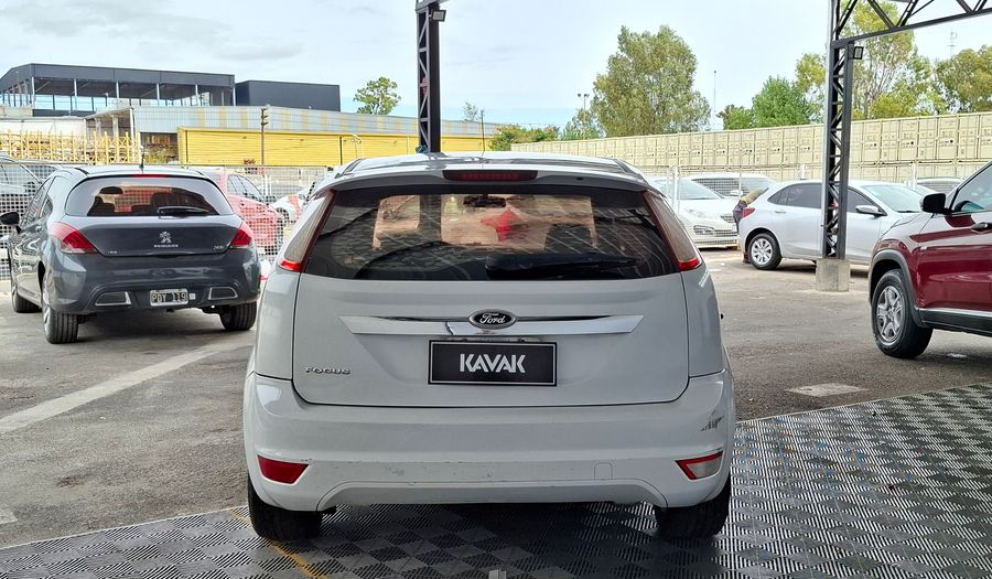 Ford Focus Ii 1.6 TREND Hatchback 2011