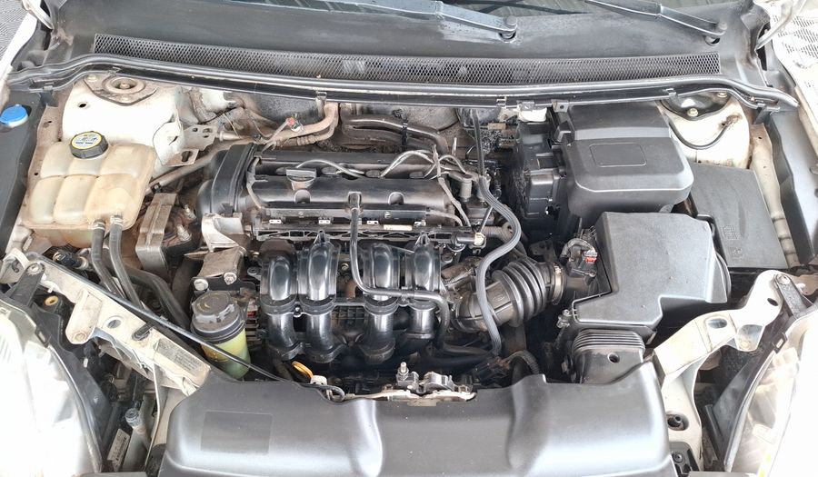 Ford Focus Ii 1.6 TREND Hatchback 2011