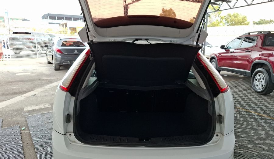 Ford Focus Ii 1.6 TREND Hatchback 2011