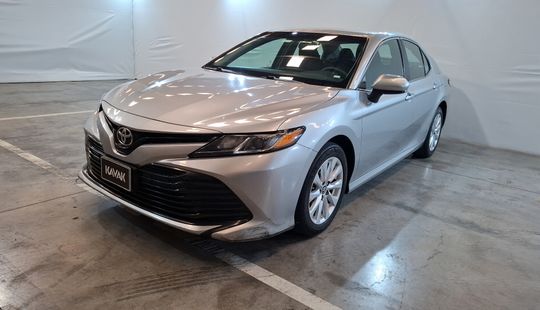 Toyota • Camry