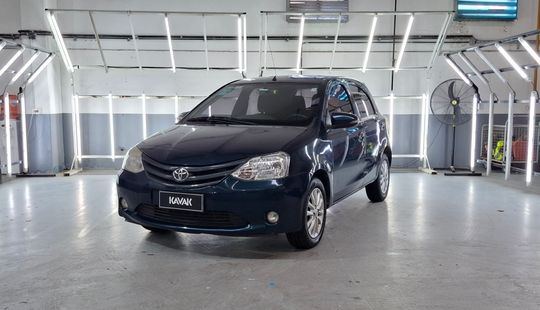 Toyota • Etios