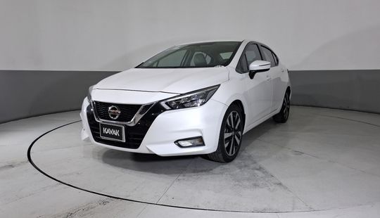 Nissan • Versa
