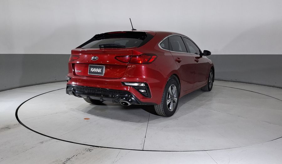 Kia Forte 2.0 EX IVT Hatchback 2020