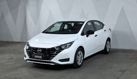 Nissan • Versa