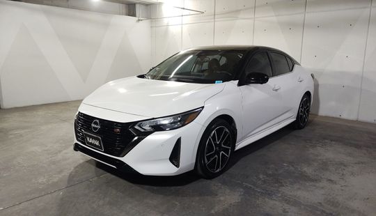 Nissan • Sentra