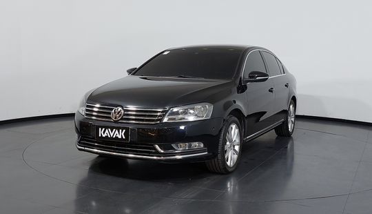 Volkswagen • Passat