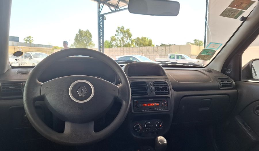 Renault Clio 1.1 CONFORT PACK Hatchback 2015