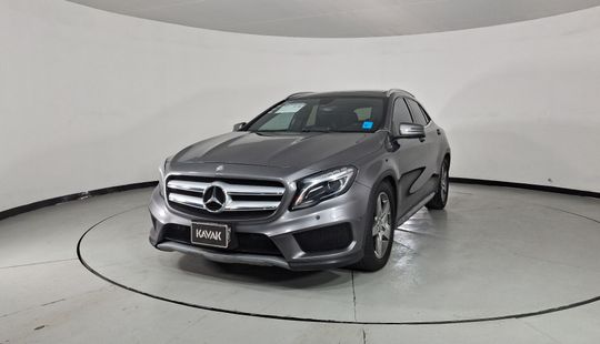 Mercedes Benz • Clase GLA