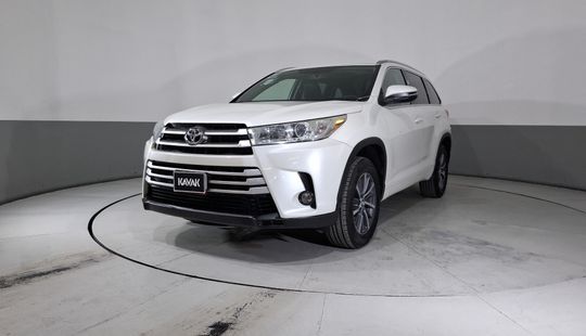 Toyota • Highlander